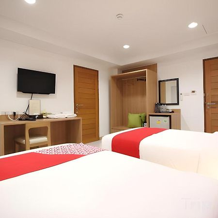 Super Oyo 484 Pannee Residence Khaosan Sha Plus Бангкок Екстер'єр фото