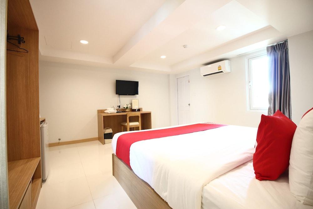 Super Oyo 484 Pannee Residence Khaosan Sha Plus Бангкок Екстер'єр фото