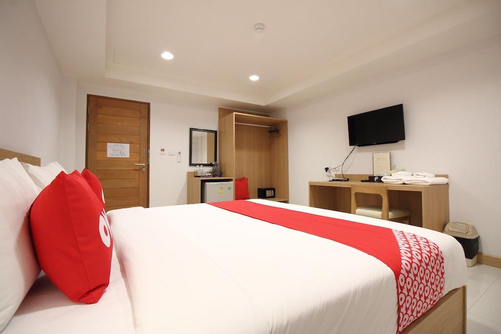 Super Oyo 484 Pannee Residence Khaosan Sha Plus Бангкок Екстер'єр фото