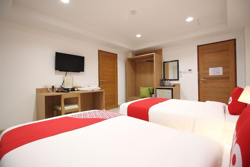 Super Oyo 484 Pannee Residence Khaosan Sha Plus Бангкок Екстер'єр фото