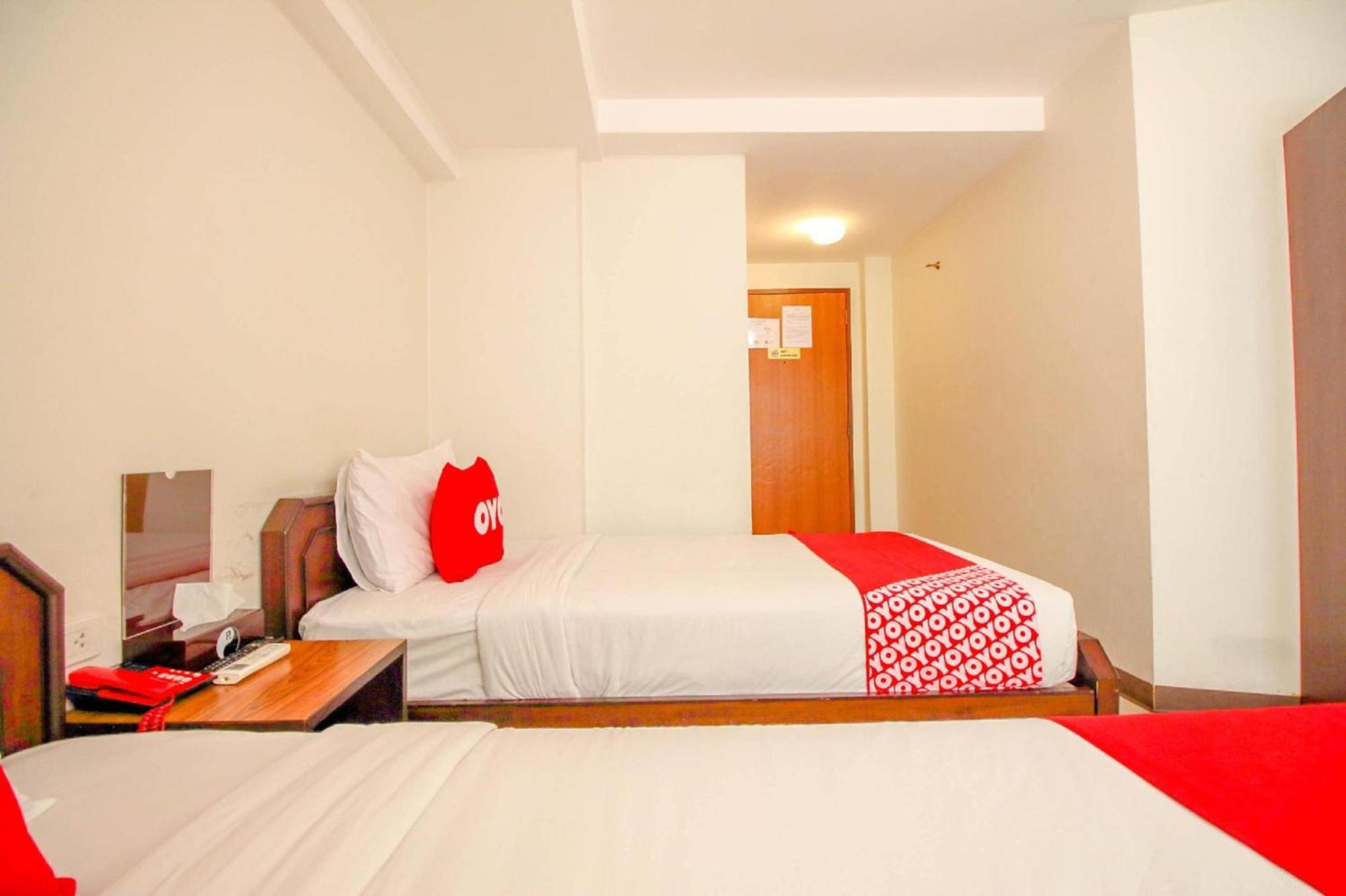 Super Oyo 484 Pannee Residence Khaosan Sha Plus Бангкок Екстер'єр фото
