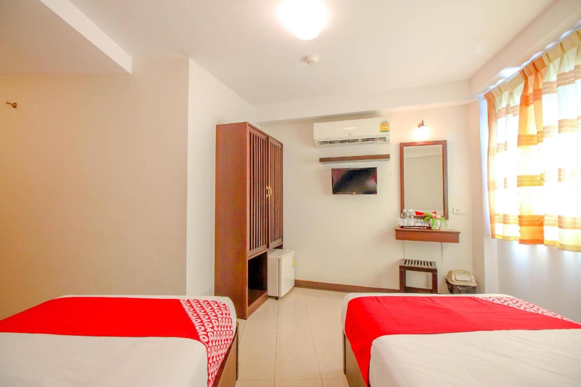 Super Oyo 484 Pannee Residence Khaosan Sha Plus Бангкок Екстер'єр фото