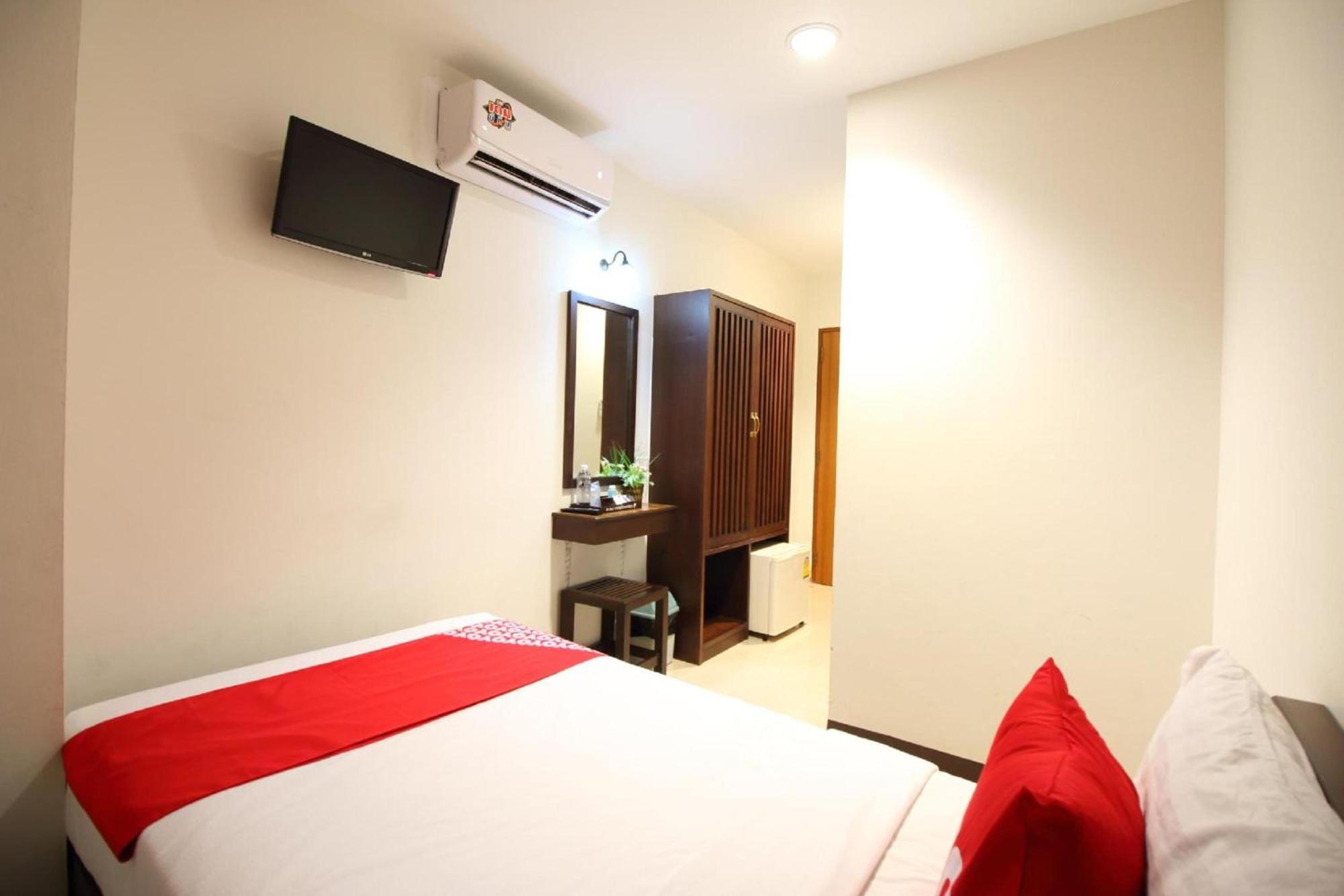 Super Oyo 484 Pannee Residence Khaosan Sha Plus Бангкок Екстер'єр фото