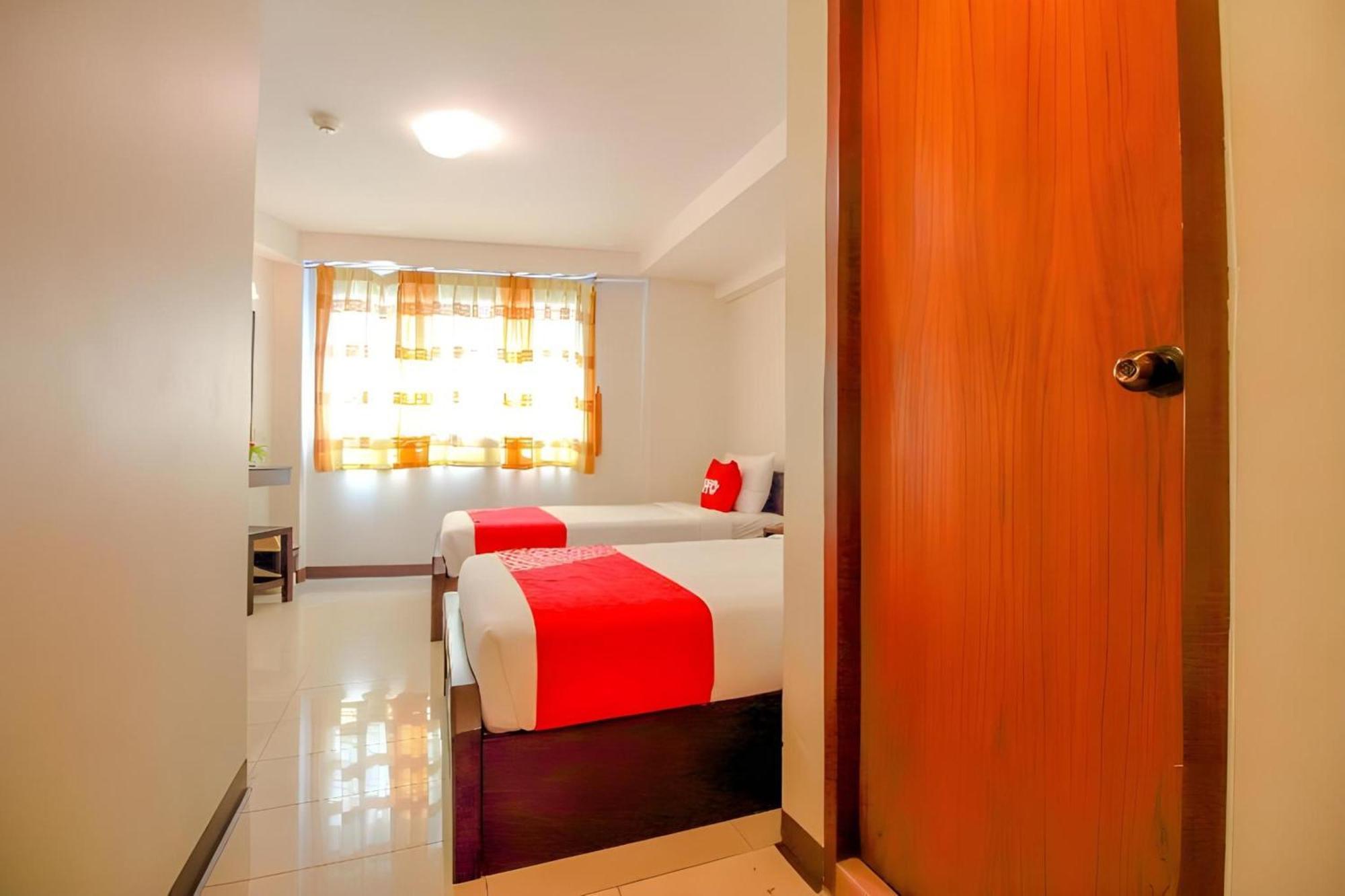Super Oyo 484 Pannee Residence Khaosan Sha Plus Бангкок Екстер'єр фото
