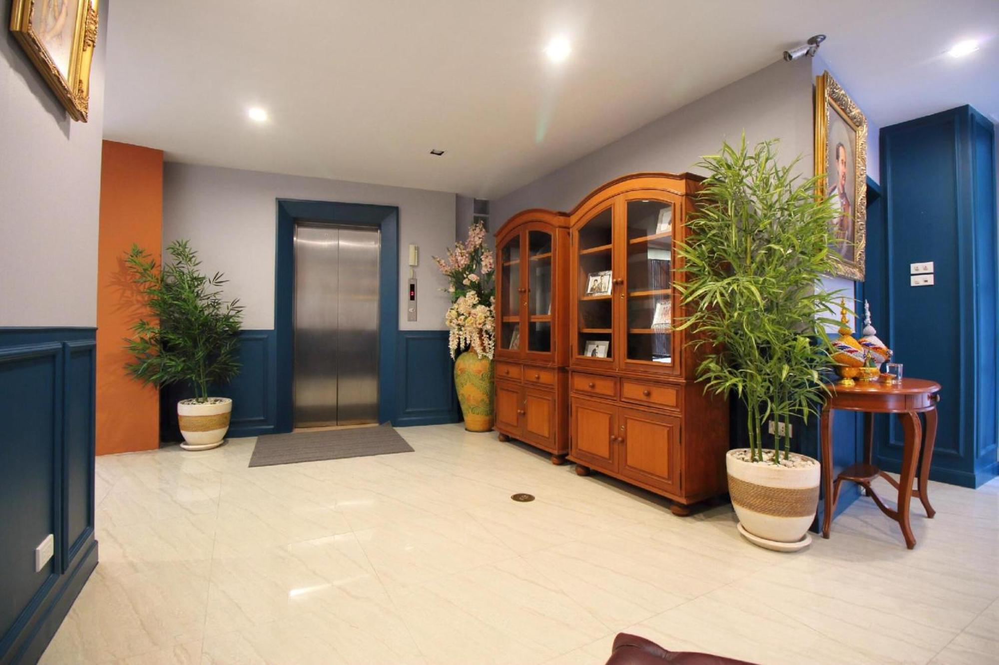 Super Oyo 484 Pannee Residence Khaosan Sha Plus Бангкок Екстер'єр фото