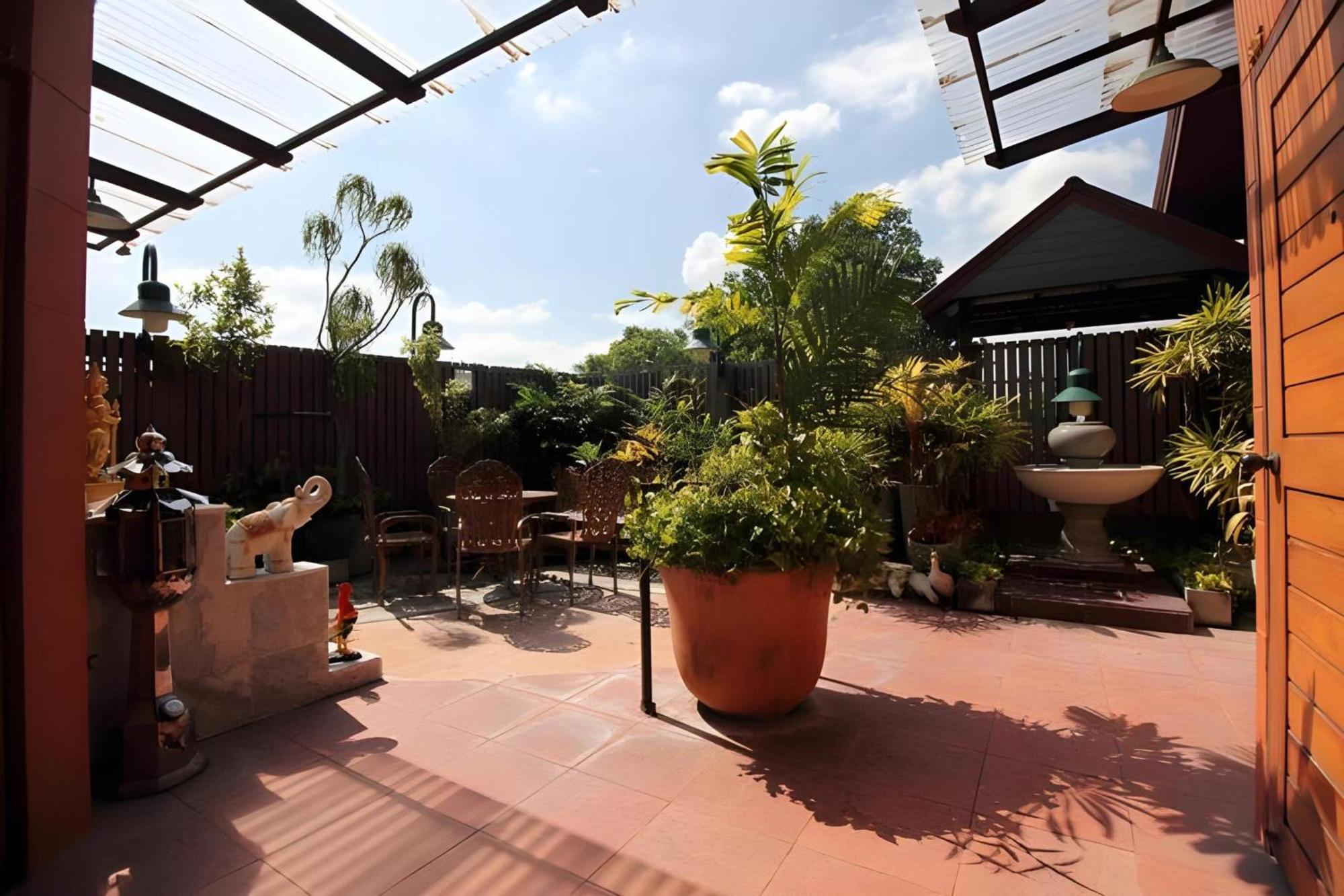 Super Oyo 484 Pannee Residence Khaosan Sha Plus Бангкок Екстер'єр фото